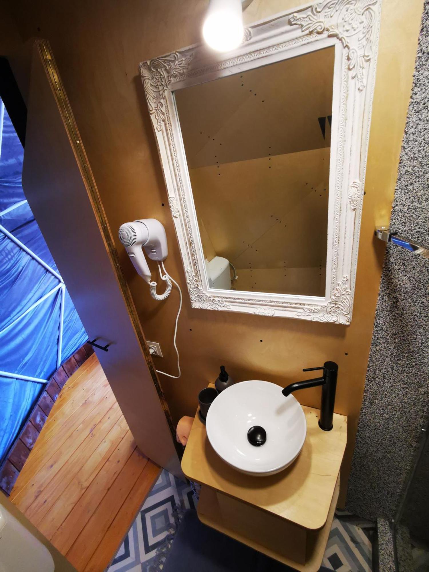 Hotel Glamping Zazen Drumu Carului Exterior foto