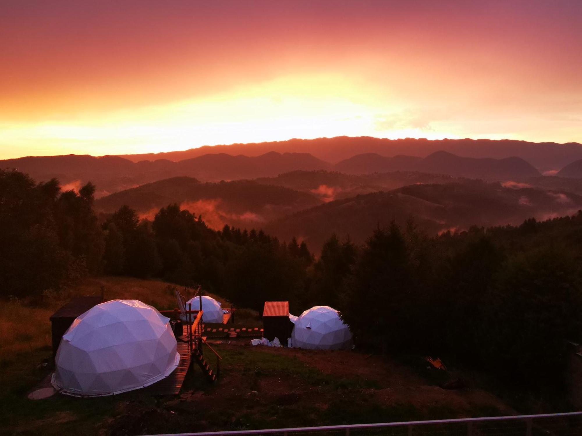 Hotel Glamping Zazen Drumu Carului Exterior foto